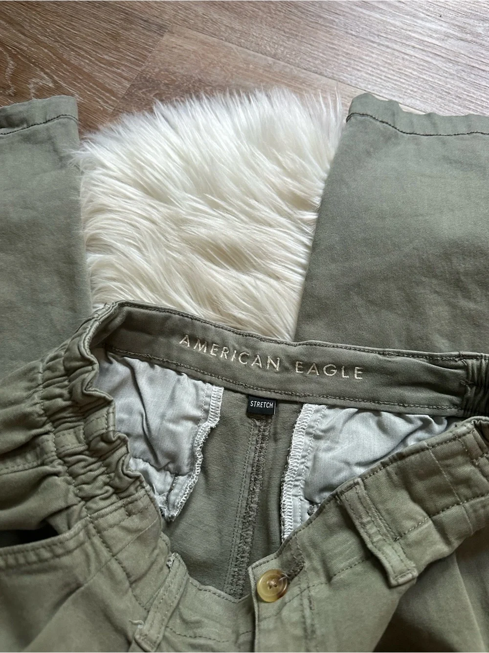 AMERICAN EAGLE Mom Pants In Green